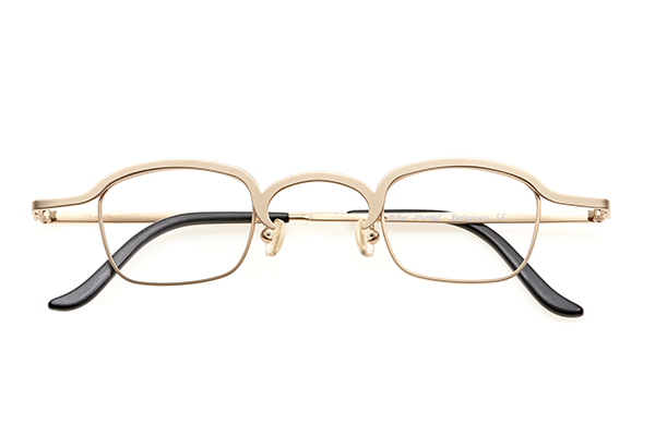 Produktbild von einer extravagante Sehbrille in Gold matt